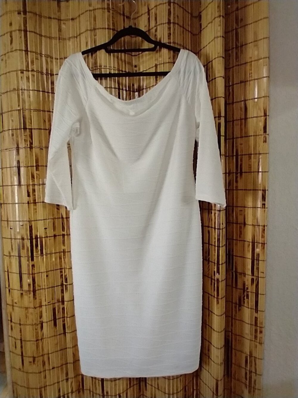 Premier Amour Off-the-Shoulder Textured Bodycon/Sheath Dress in Size 16